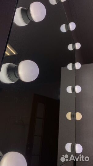 Гримерное зеркало с подсветкой