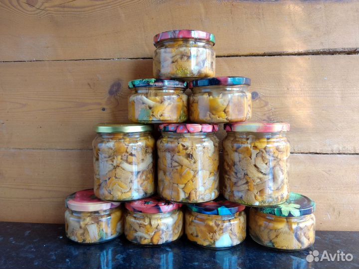 Лисички консервированные с чесноком и уксусом