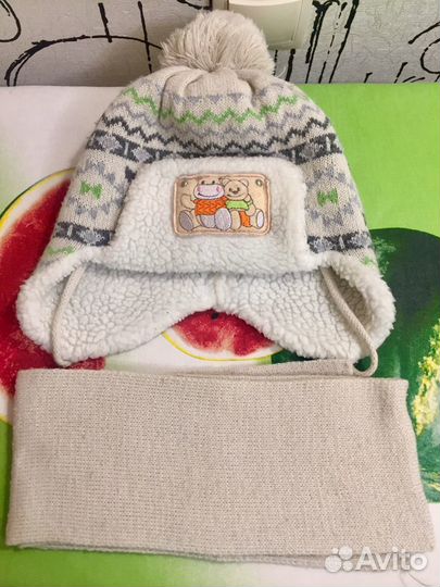 Детская зимняя шапка с шарфом