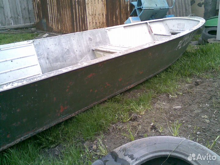 Лодка с мотором