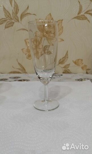 Бокалы для шампанского и напитков