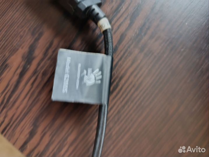 Проводные наушники с микрофоном