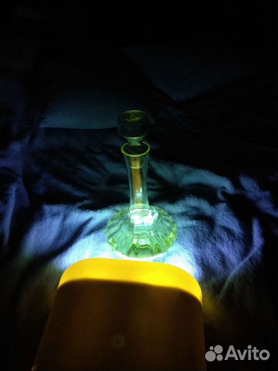 Графин из уранового стекла