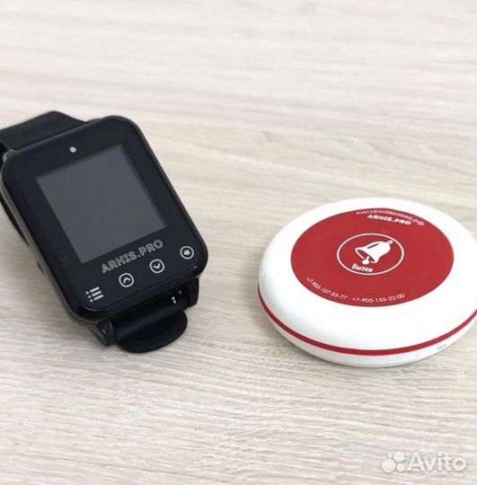 Кнопка вызова персонала и часы в салон красоты