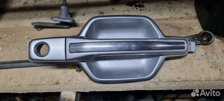 Паджеро 3 передняя левая наружная ручка