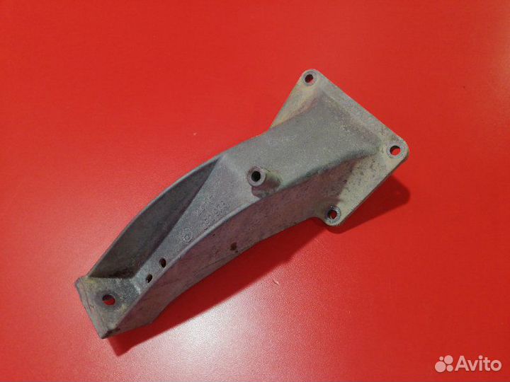 Кронштейн опоры двигателя левый Bmw 5-Series E39