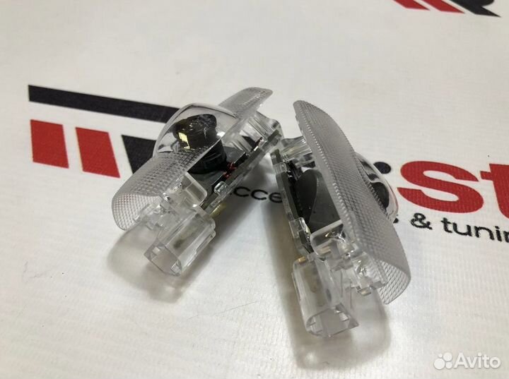 Проекция логотипа на двери Lexus NX200 N839