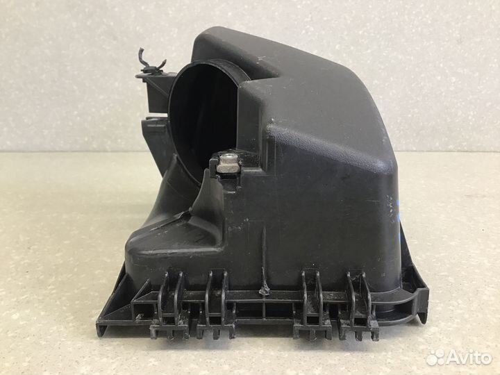 Корпус воздушного фильтра Toyota Corolla E15 2006