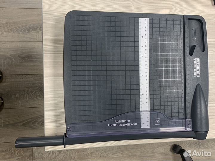 Резак для бумаги сабельный А4