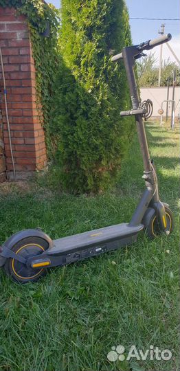 Электросамокат ninebot max g30