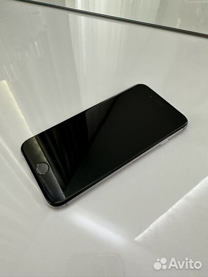 Телефон iPhone 6