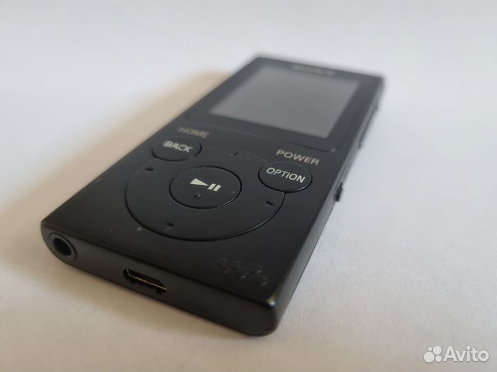 NW-E394 MP3 плеер Sony Walkman, черный