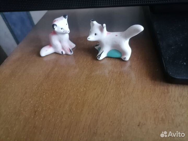 Статуэтки лисята