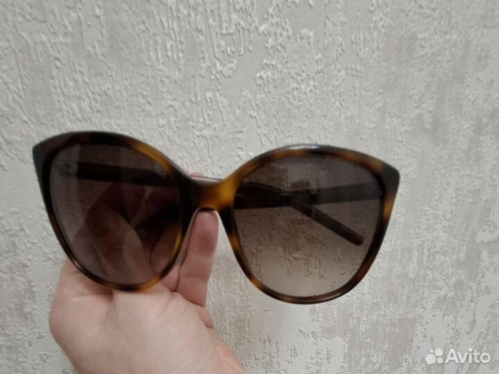 Солнцезащитные очки женские брендовые
