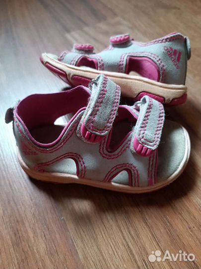 Босоножки adidas для девочки
