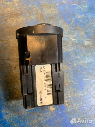 Блок управления светом Volkswagen Polo 2T 2011