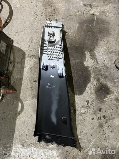 Обшивка средней стойки правая Опель Инсигния