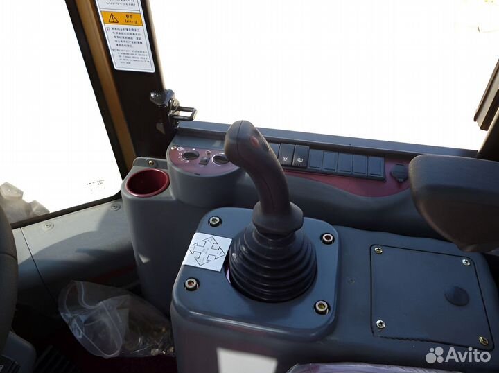 Фронтальный погрузчик Lonking LG833N, 2023