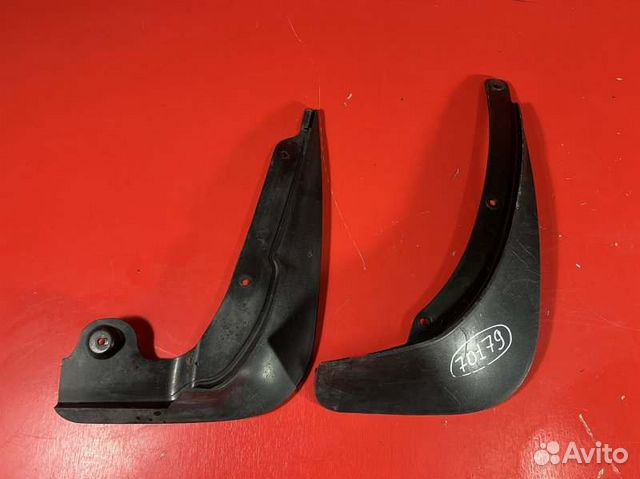 Брызговик задний правый Skoda Yeti 1.2 CBZ 2011