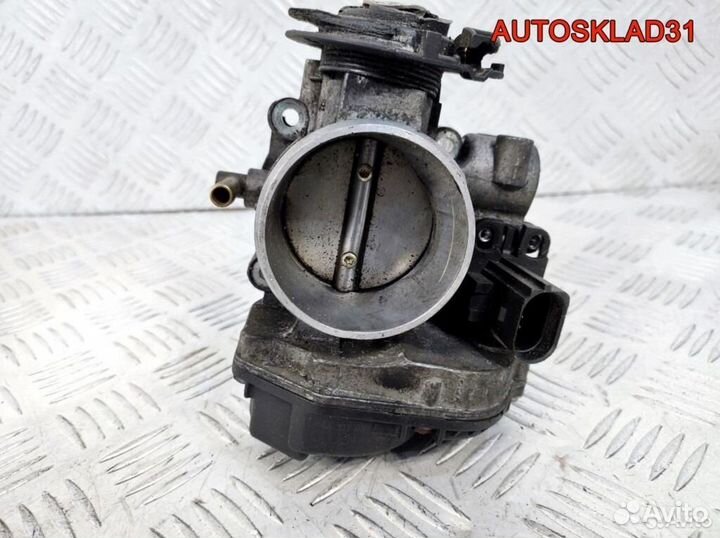 Заслонка дроссельная Skoda Octavia A4 06A133063F