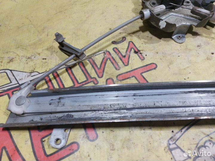 Стеклоподъемник передний правый Mitsubishi Lancer