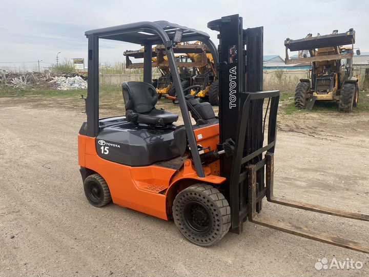 Вилочный погрузчик Toyota 42-7FG15, 2006