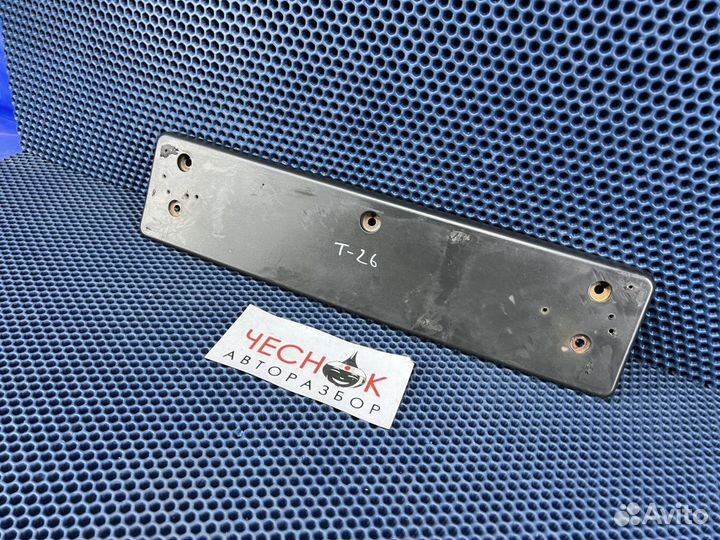 Рамка под номер передняя VW Touareg GP до 2010г