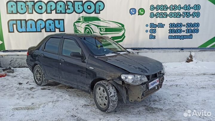 Стекло заднее Fiat Albea 51738662. Дефект разъемов