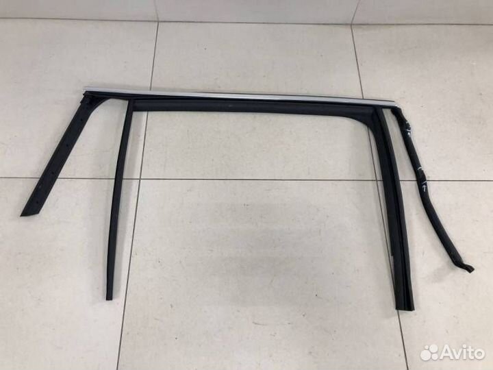 Уплотнитель стекла двери Skoda Kodiaq 2016