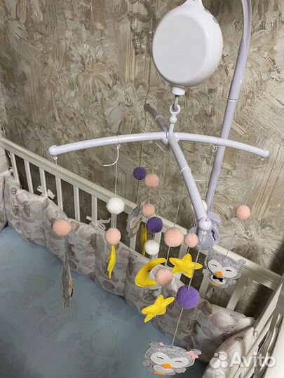 Мобиль на детскую кроватку из фетра