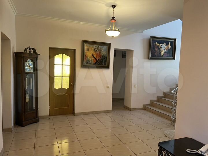 Дом 605,5 м² на участке 9 сот.