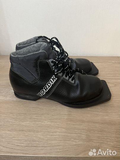 Лыжные ботинки