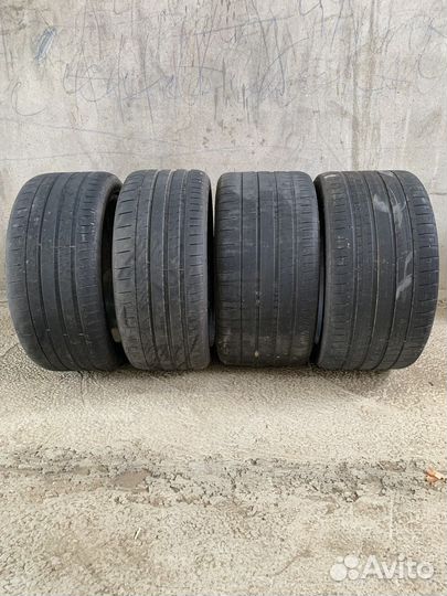 Michelin Pilot Super Sport 295/35 R20
