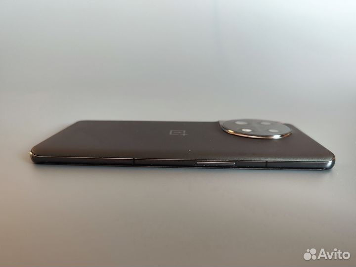 OnePlus 11, 16/256 ГБ