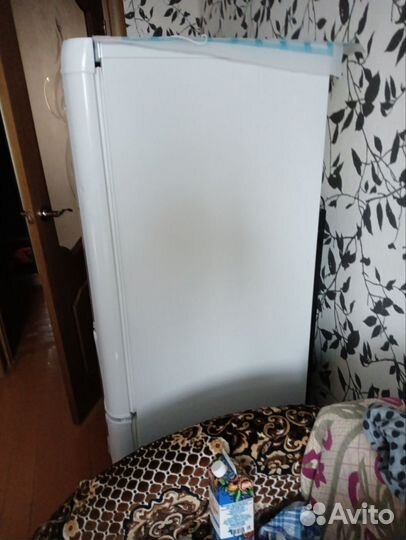 Холодильник indesit