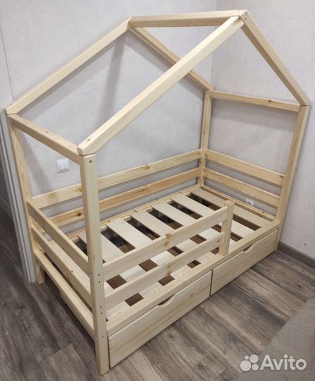 Детская кровать домик