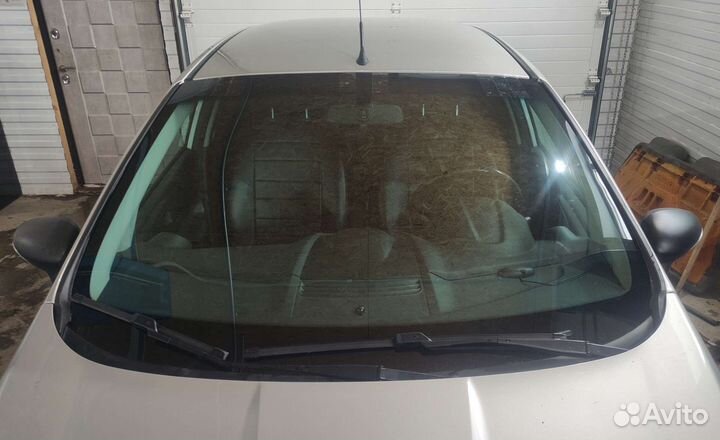 Лобовое стекло Ford Fiesta VI (2008)