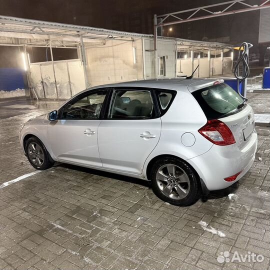 Kia Ceed 1.6 AT, 2010, 208 000 км