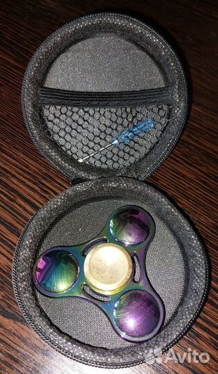 Спиннеры в подарочных футлярах