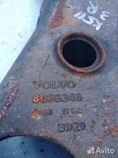 Рычаг задний правый 31304153