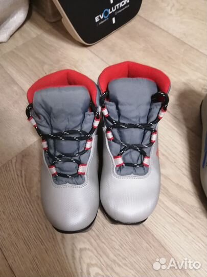 Лыжные ботинки