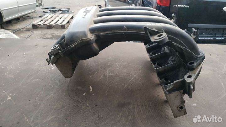 Впускной коллектор Рено Меган 2 1.6