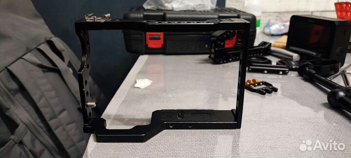 Универсальная клетка для камеры