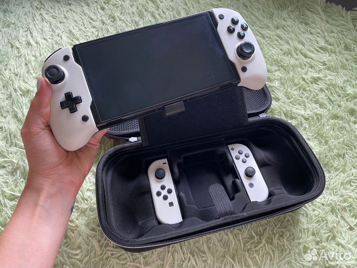 Продам Nintendo switch oled прошитая