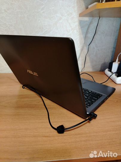 Игровой ноутбук Asus X550L 15.6/i3 - 4010U
