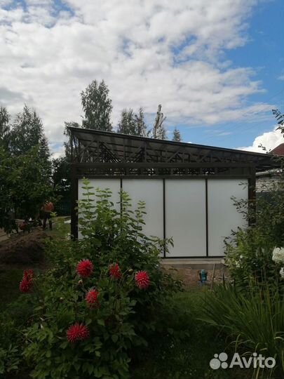 Беседка у дома