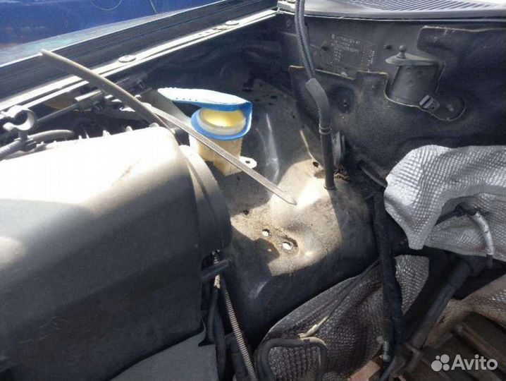 Четверть передняя правая Volkswagen Touareg 1 2004