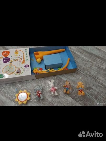 Музыкальный мобиль на кроватку