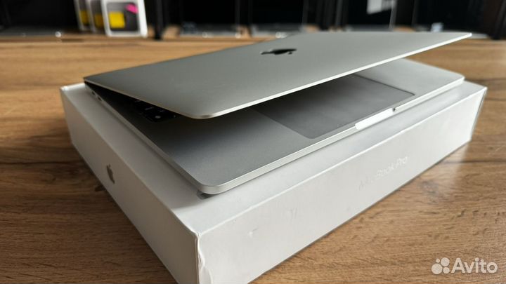 MacBook Pro 13 m2 2022 26 циклов