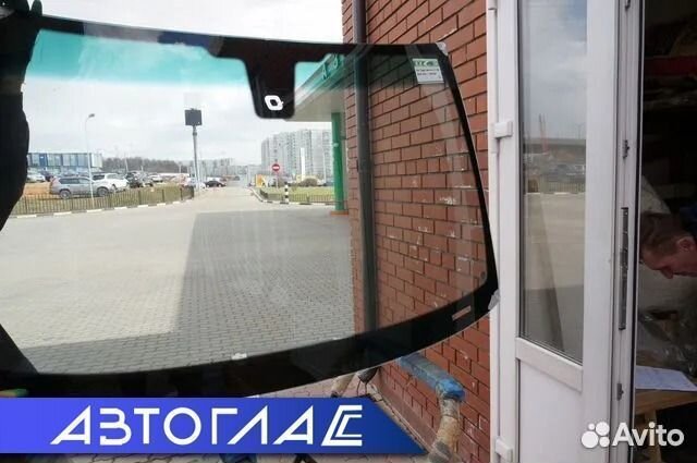 Стекло лобовое Газель Next зеленое с полосой